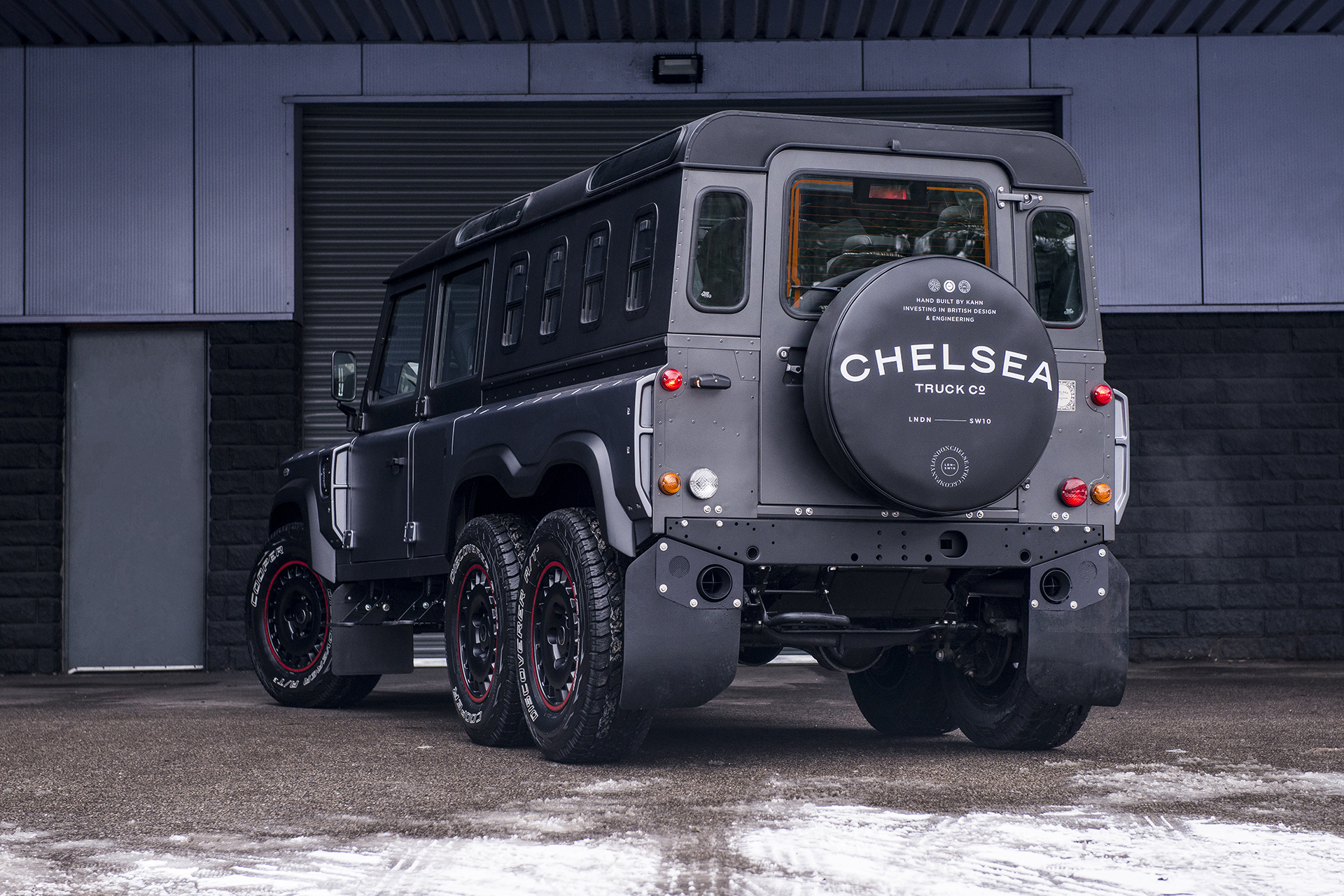 Flying Huntsman 6x6 Civilian Carrier Impresiona En Ginebra